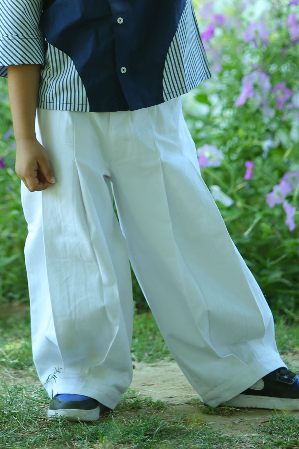 white kids trousers